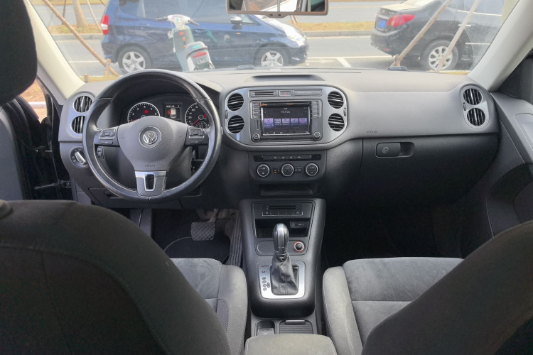 大众 Tiguan 2016款 2.0TSI 四驱标准型中控内饰12