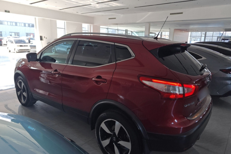 日产 逍客 2016款 2.0L CVT豪华版车身外观4