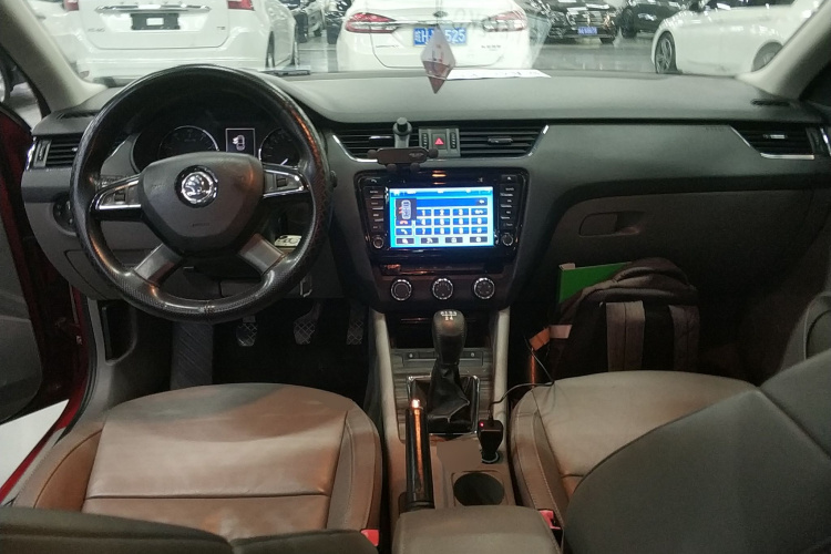 斯柯达 明锐 2015款 1.4TSI 手动逸俊版中控内饰12