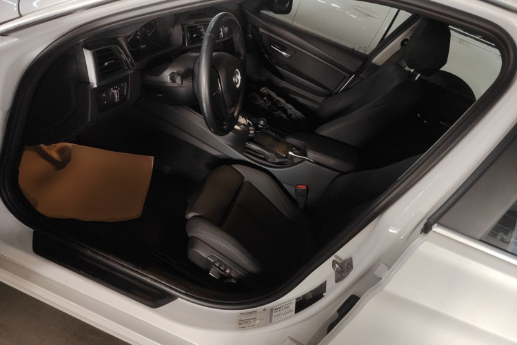 宝马3系 2018款 318Li局部细节19