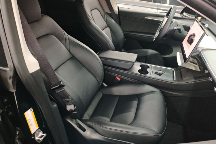 特斯拉 Model Y 2023款 后轮驱动版局部细节41