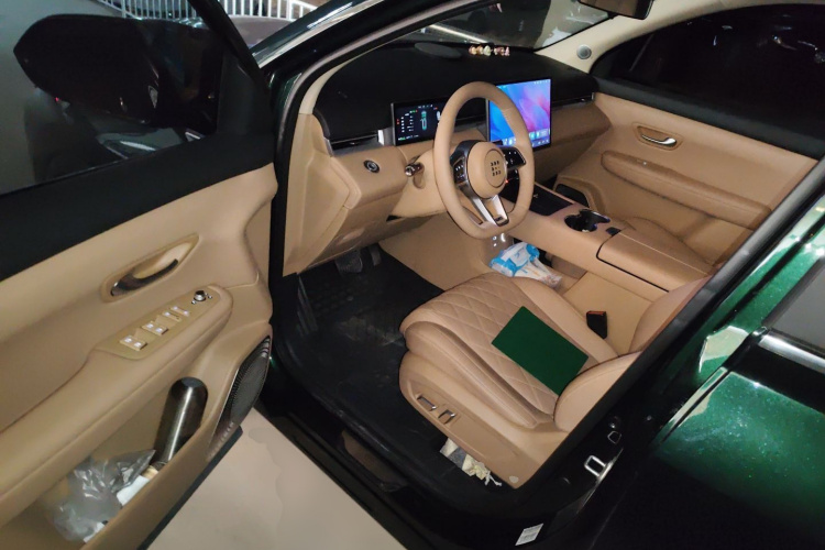 蓝电E5 PLUS 2026款 165km 长续航先享版Ultra 7座中控内饰20