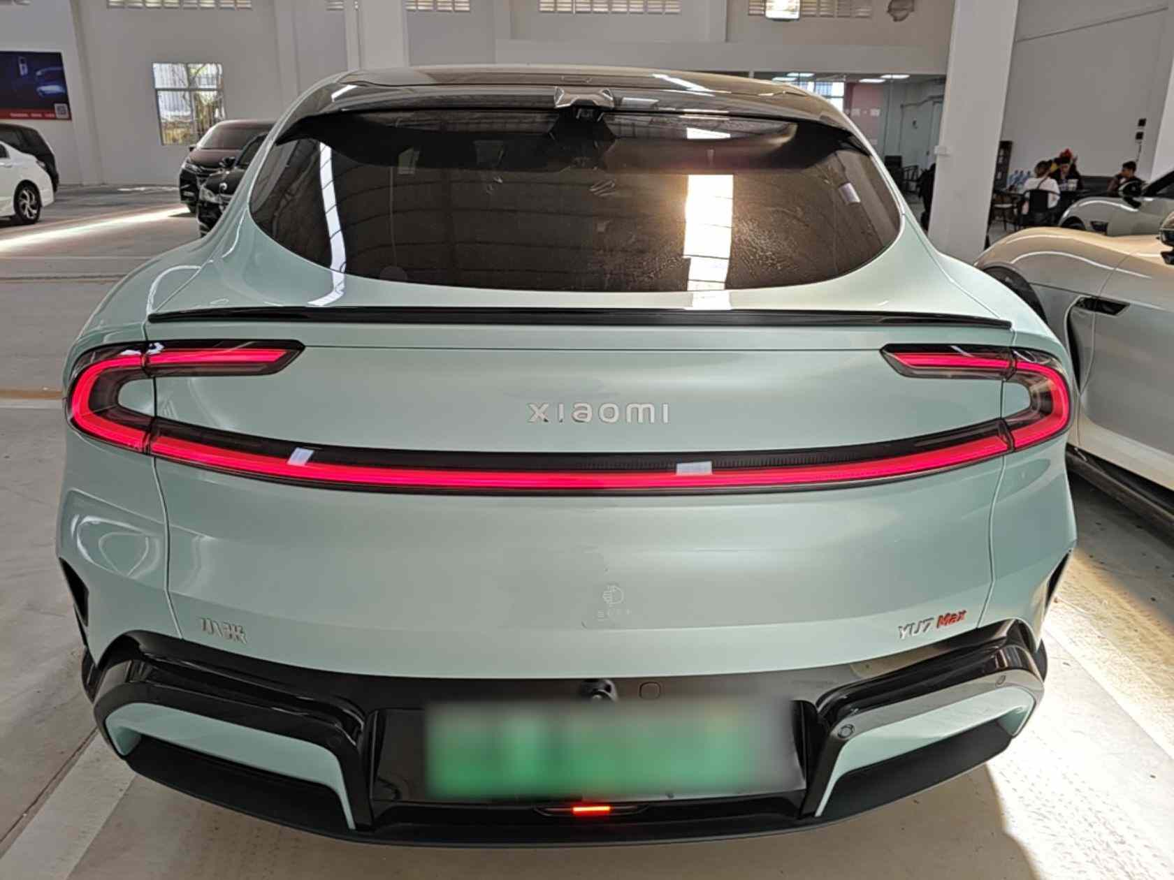 小米汽车 小米YU7 2025款 超长续航高性能四驱Max版(4)