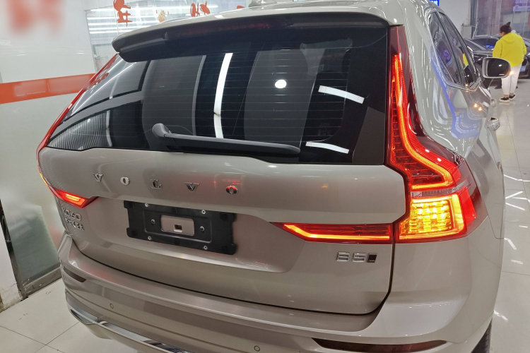 沃尔沃XC60 2025款 B5 四驱智远豪华版车身外观6004