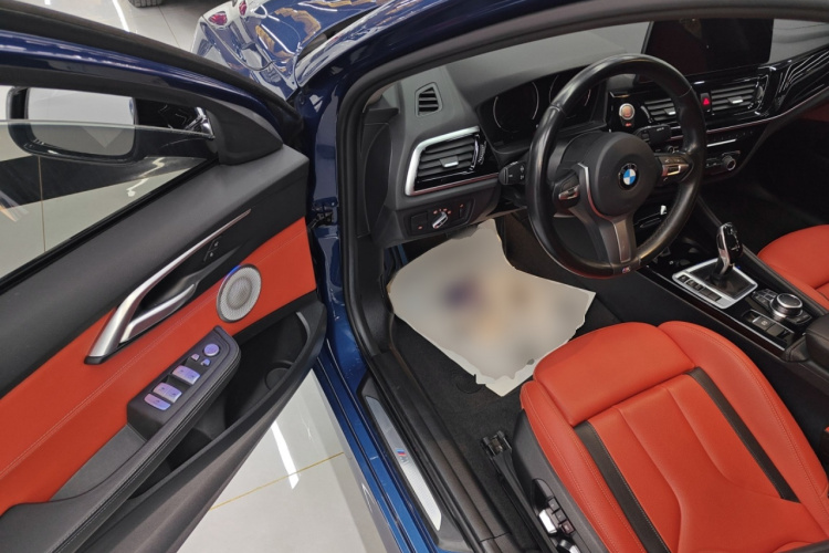 宝马1系 2023款 125i M运动曜夜版中控内饰7003