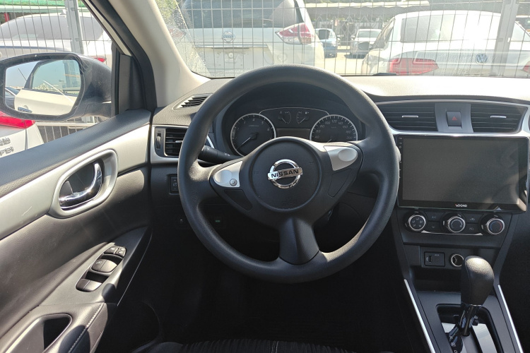 日产 轩逸 2024款 经典 1.6XE CVT舒适版中控内饰13