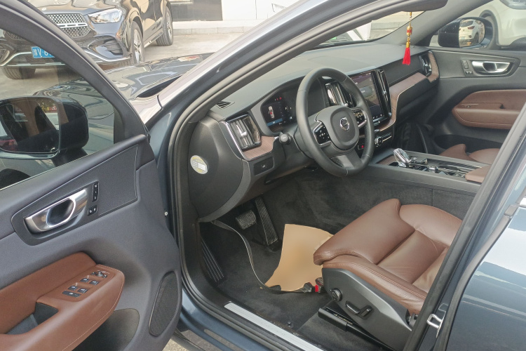 沃尔沃XC60 2023款 B5 四驱智远豪华版中控内饰20