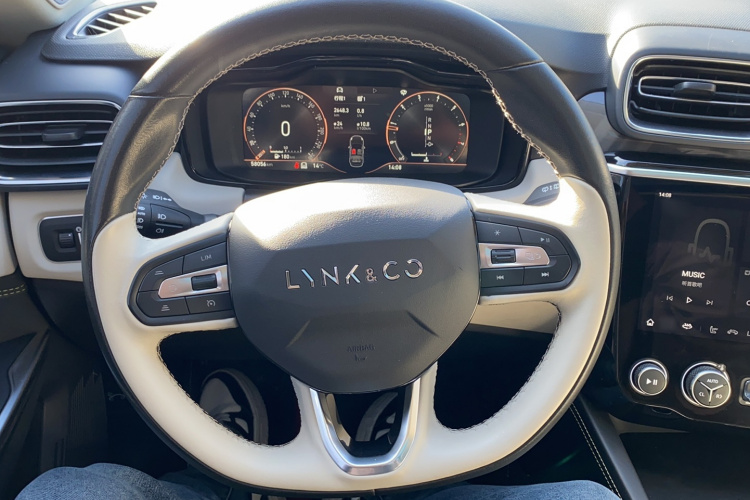 领克02 2022款 2.0TD DCT耀Pro局部细节13