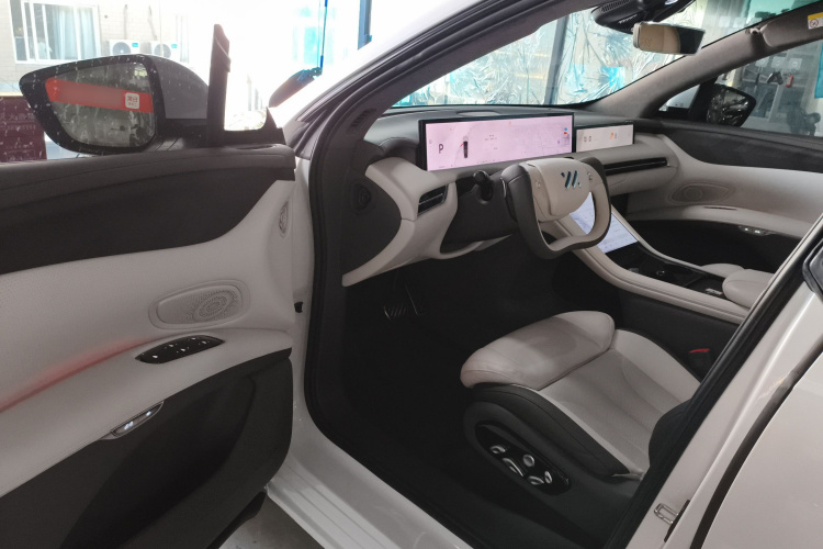 智己汽车 智己LS7 2023款 100kWh Lux后驱版中控内饰20