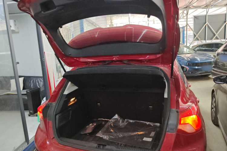 福特 福克斯 2020款 两厢 EcoBoost 180 自动锋潮型局部细节23