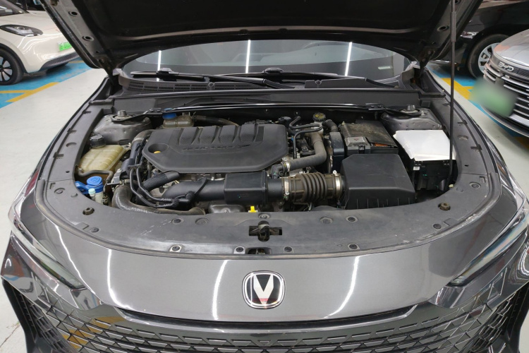 长安UNI-V 2022款 2.0T 领速版局部细节24