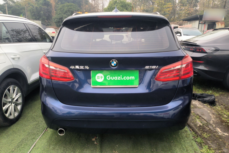 宝马2系旅行车 2016款 218i 时尚型车身外观6