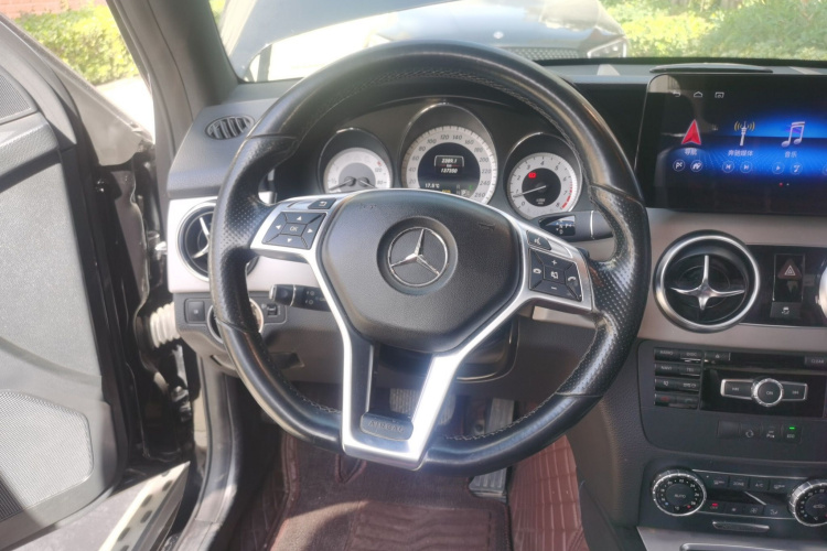 奔驰GLK级 2015款 GLK 260 4MATIC 动感型 极致版局部细节13