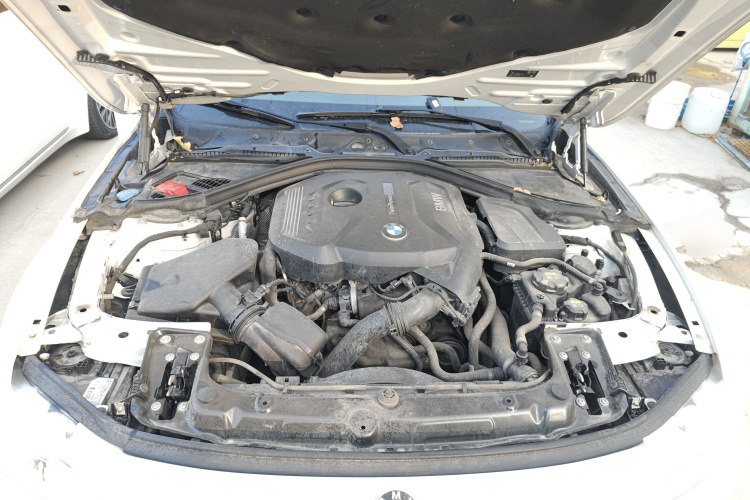 宝马3系 2018款 320Li 时尚型机舱底盘24