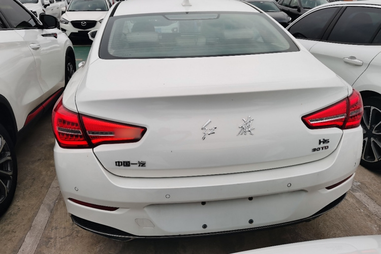 红旗H5 2018款 30TD 智联灵动版车身外观6