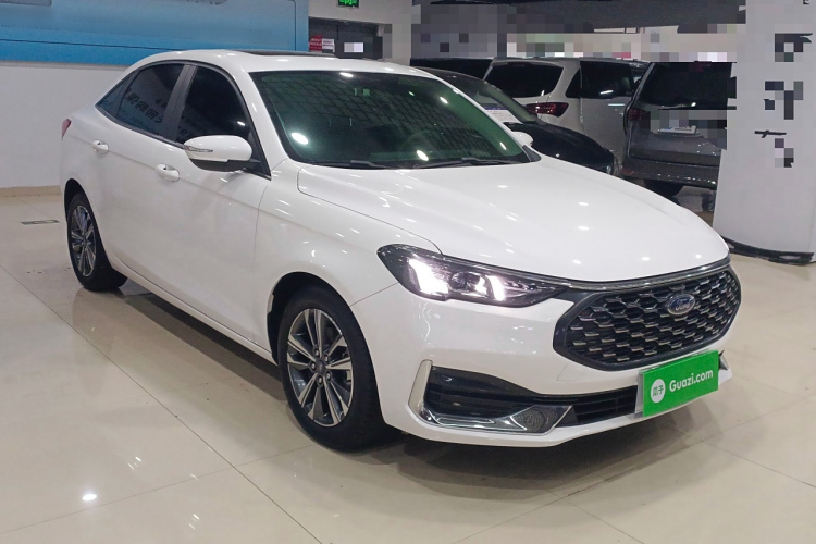 福特 福睿斯 2021款 1.5L 自动钻石版车身外观3