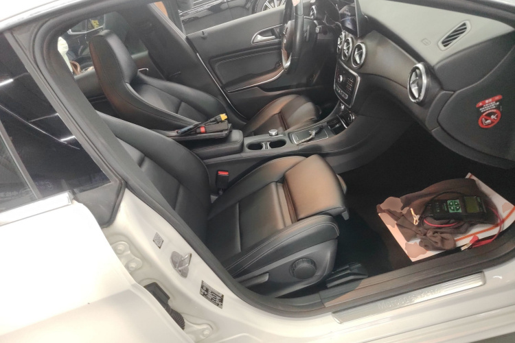 奔驰CLA 2018款 CLA 200 动感型局部细节41