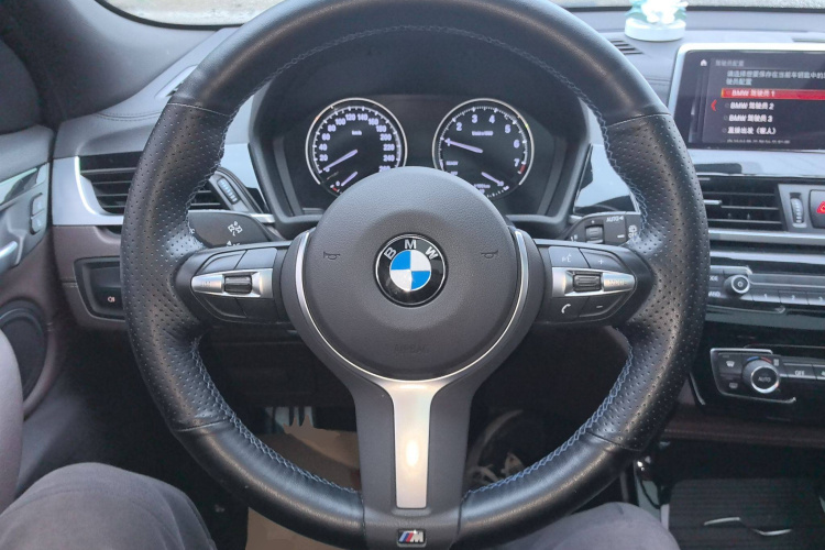 宝马X2 2020款 sDrive25i 领先型M运动套装局部细节13