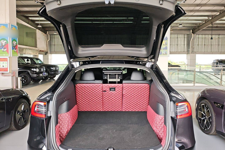 特斯拉 Model Y 2022款 后轮驱动版机舱底盘23