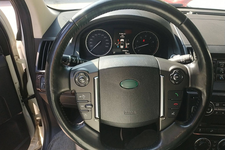 路虎 神行者2 2014款 2.0T Si4 SE汽油版局部细节13