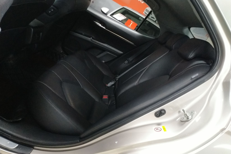 丰田 凯美瑞 2018款 2.0G 豪华版中控内饰21