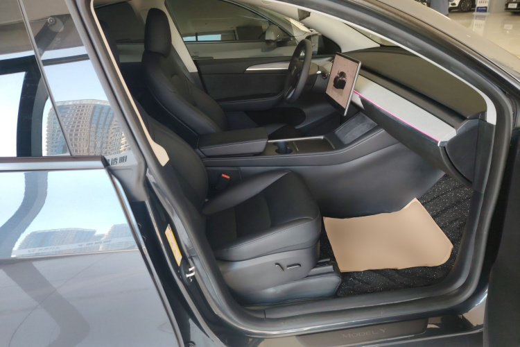 特斯拉 Model Y 2024款 后轮驱动版局部细节41