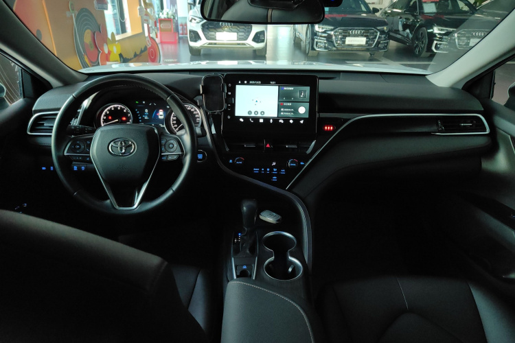 丰田 凯美瑞 2021款 2.0G 豪华版中控内饰7002