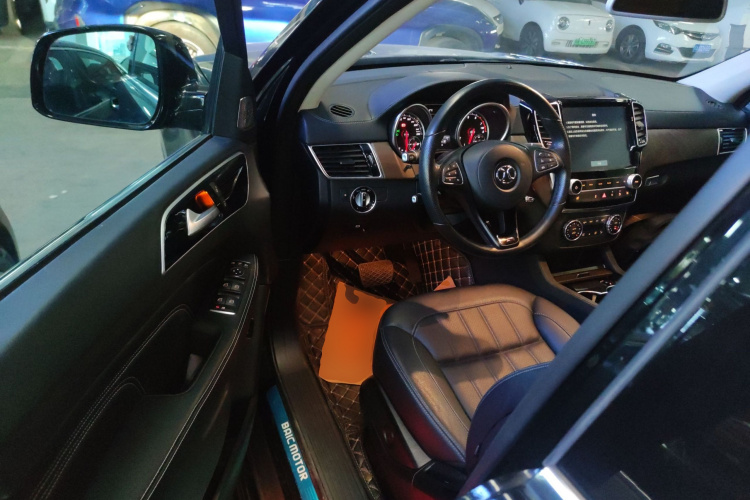 北京越野 北京BJ90 2023款 3.0T 山河经典版 至尊版中控内饰7003