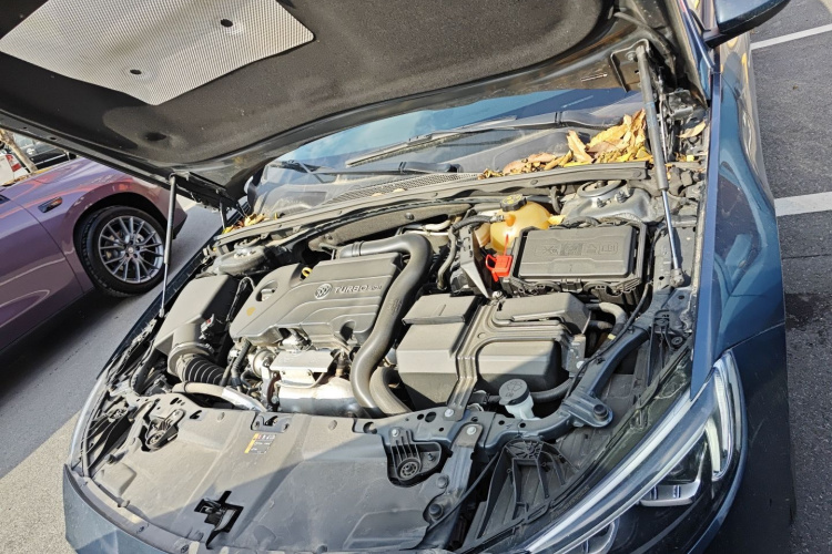 别克 君威 2019款 20T 豪华型 国VI机舱底盘24