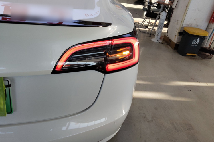 特斯拉 Model 3 2020款 标准续航后驱升级版车身外观9