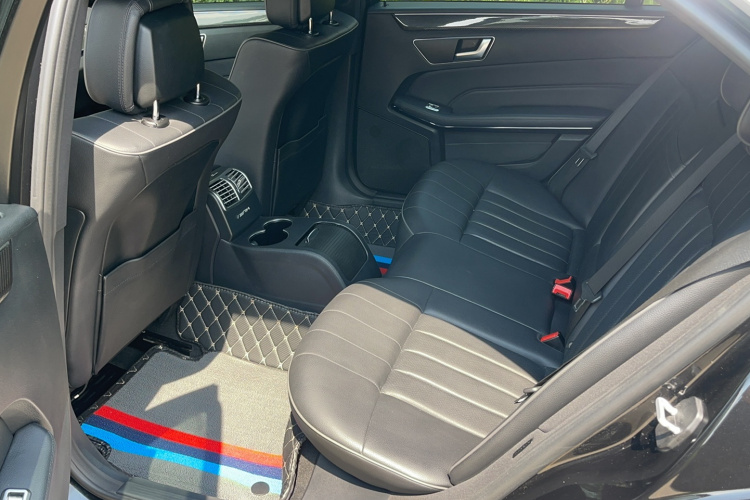 奔驰E级 2015款 改款 E 180 L 运动型中控内饰7002