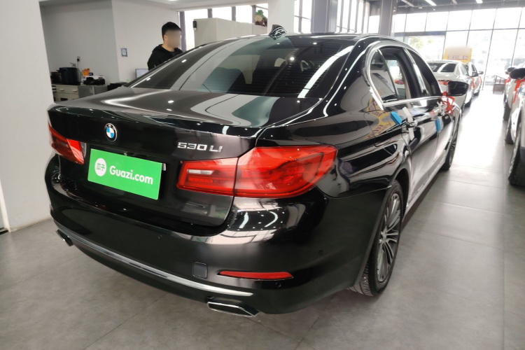 宝马5系 2018款 530Li 尊享型 豪华套装车身外观7