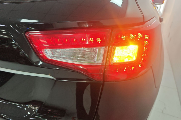 长安CS75 2016款 2.0L 手动豪华型 国V车身外观6006