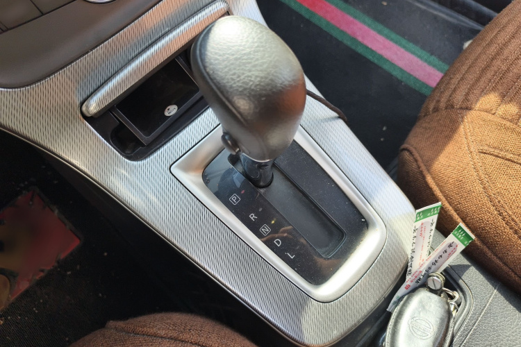 日产 轩逸 2014款 1.6XV CVT尊享版局部细节18