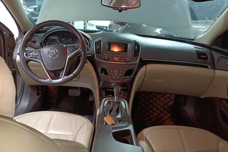 别克 君威 2014款 2.0L 精英时尚型中控内饰12