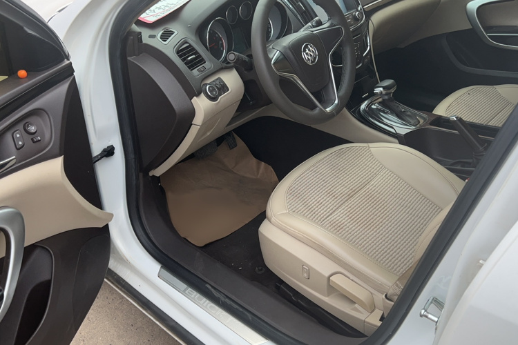 别克 君威 2015款 2.0L 领先时尚型中控内饰7002