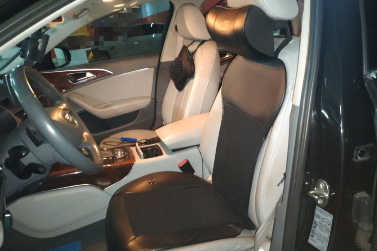 奥迪A6L 2012款 30 FSI 舒适型局部细节19