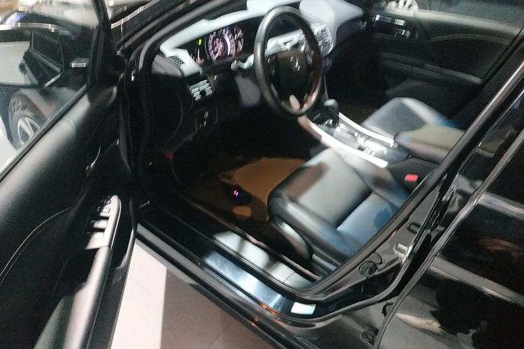 本田 雅阁 2016款 2.0L 舒适版中控内饰20