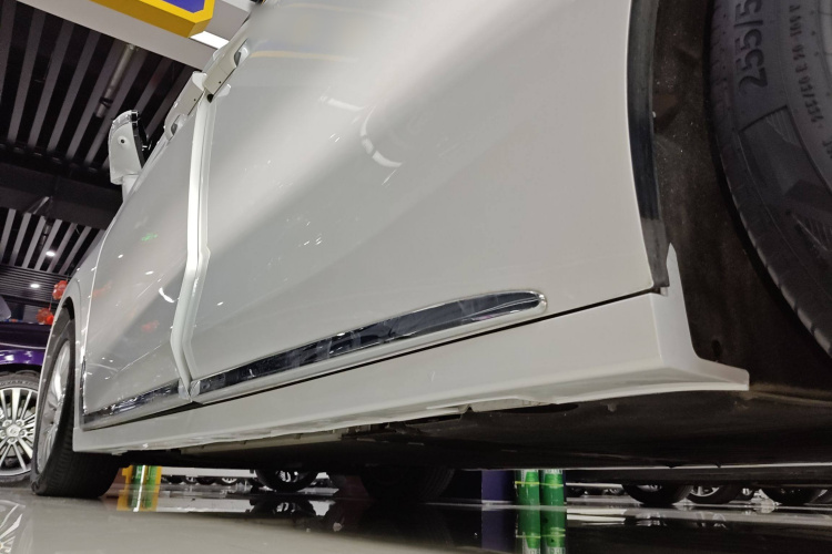 岚图汽车 岚图梦想家 2024款 PHEV 超长续航尊贵版局部细节9002