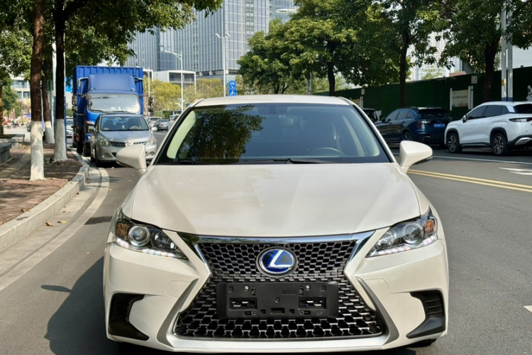 雷克萨斯CT 2020款 CT200h 精英版 单色车身外观6008