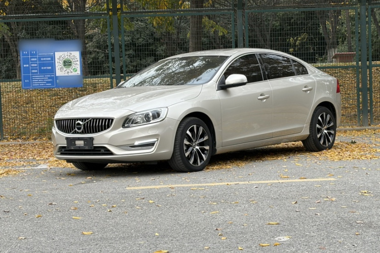 沃尔沃S60 2019款 S60L 改款 T5 智进进阶版车身外观1