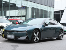 小鹏P7 2025款 750 四驱高性能 Ultra