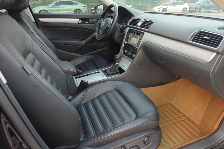 大众 帕萨特 2013款 2.0TSI DSG至尊版中控内饰7004