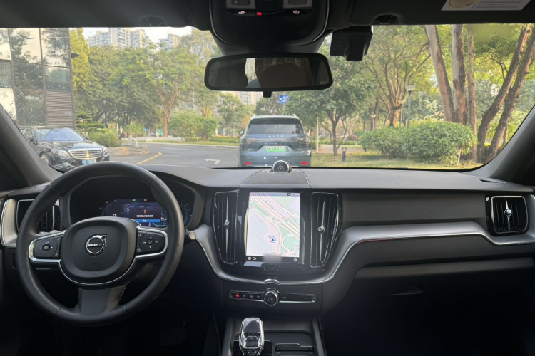 沃尔沃XC60 2024款 B5 四驱智逸豪华版中控内饰7006