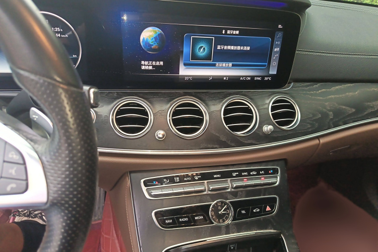 奔驰E级 2016款 E 200 L 运动型局部细节16