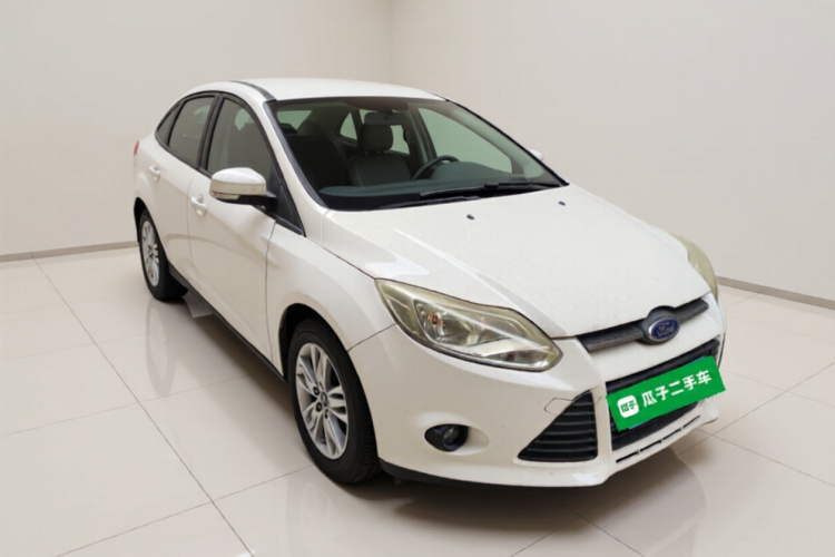 福特 福克斯 2012款 三厢 1.6L 手动舒适型车身外观3