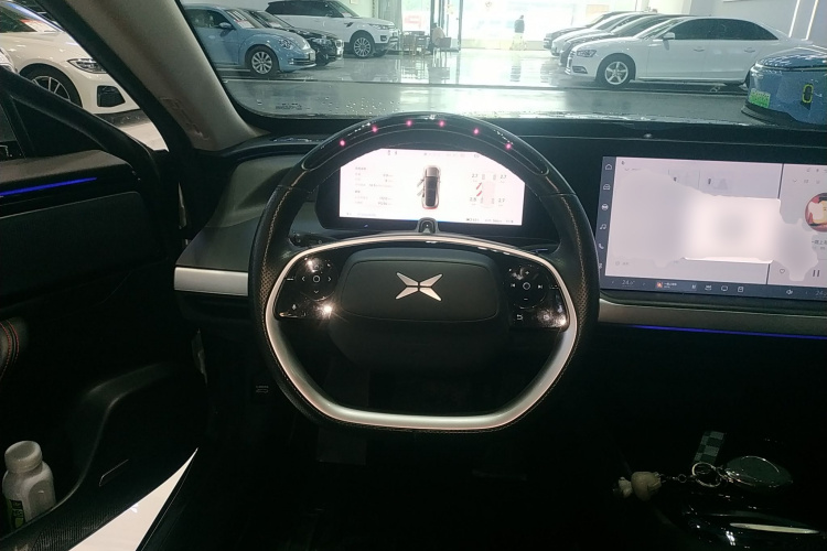 小鹏P7 2022款 670E+中控内饰13