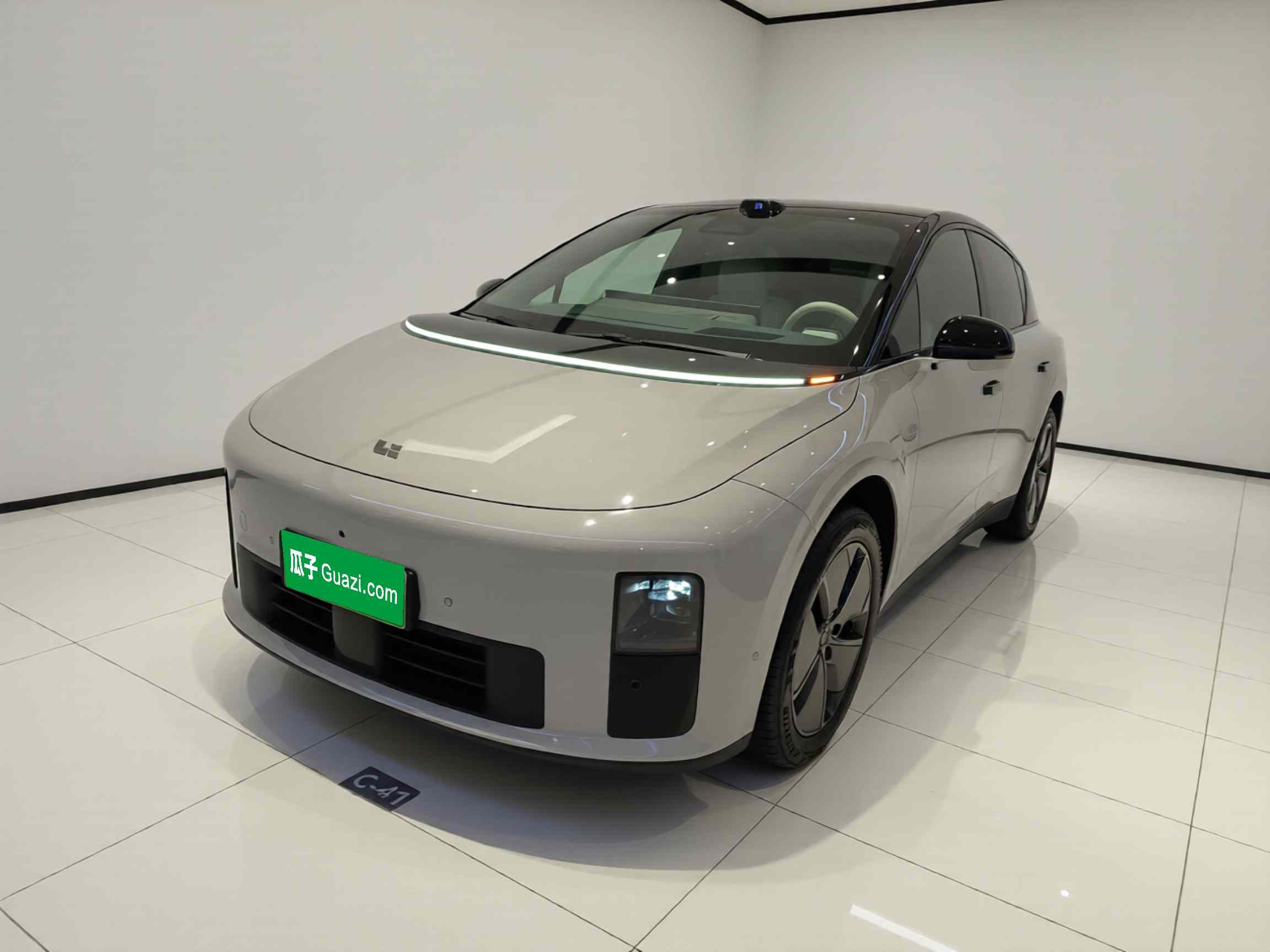 理想汽车 理想i6 2025款 两驱标准版(2)