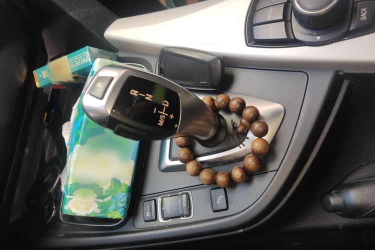 宝马3系 2016款 320Li 进取型局部细节18