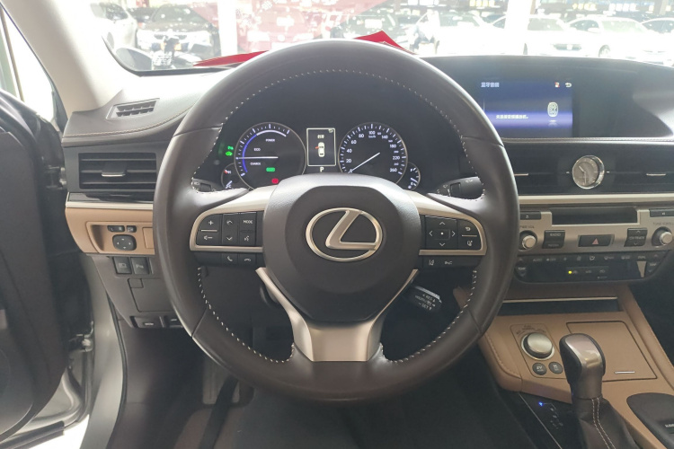 雷克萨斯ES 2017款 300h Mark Levinson舒适版中控内饰13